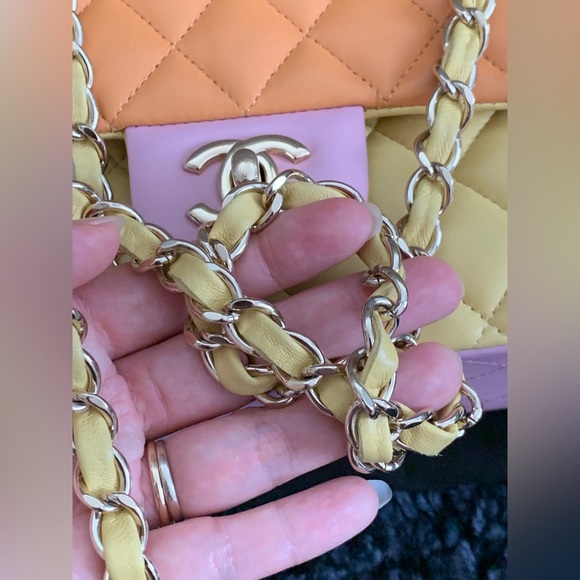 Chanel classic medium double flap bag - Picture 11 of 16